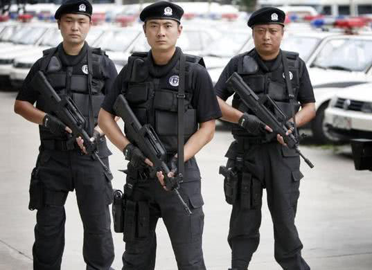 防彈衣真能防止子彈嗎？特警告訴你真實體會，很是后怕！